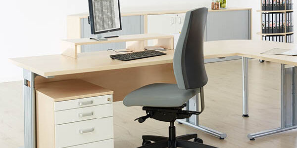 DESKLINE Büromöbelsystem